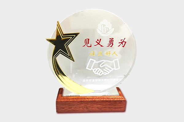 點贊丨“逆行”真英雄，救火顯擔當！